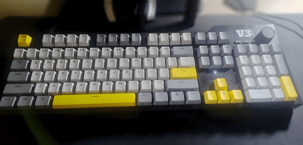 Ajazz AK35i V3 after one year of heavy use. Still working.